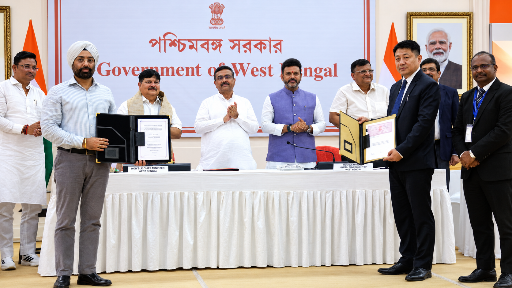 West Bengal, Civil Aviation Ministry and AAI officials signing the UDAN airport MoU